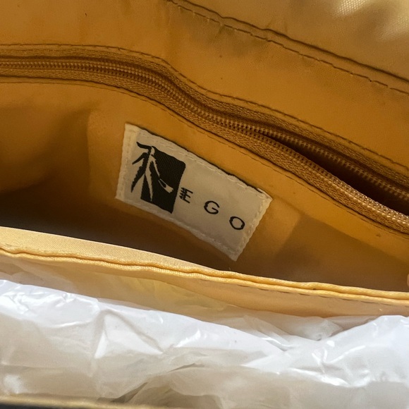 EGO Vintage genuine  Leather Tan Shoulder Bag with Silver Hardware - Picture 8 of 13